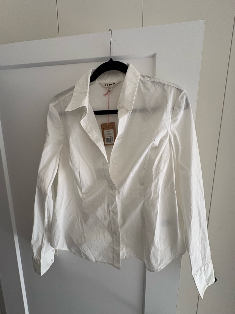 BODEN crisp white fitted button down. NWT Size 8